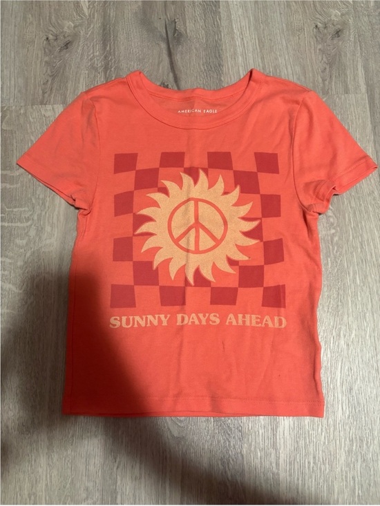 American Eagle Outfitters Tops - 3 for $14 American Eagle Outfitters Coral Sun Graphic Crop Tee size small